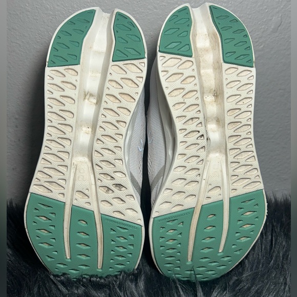 On Running Cloudsurfer 'Pearl Ivory' Women's White and Green Sneakers Size 7 - Picture 8 of 10